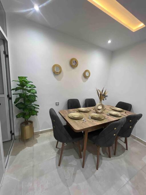 Appartement De Luxe Tangier Exterior photo